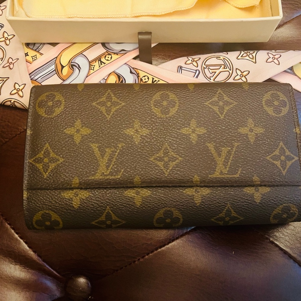 LOUIS VUITTON Long Wallet Portefeuille Sarah Monogram canvas 💯% Authentic - Picture 13 of 16